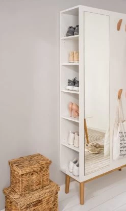 Armoire D’entrée LINDHOLM Avec Miroir 28 Armoire D’entrée LINDHOLM Avec Miroir -Magasin de meubles 1000364010 230913 022 MOOD DETAILS P000000001000364010 mood